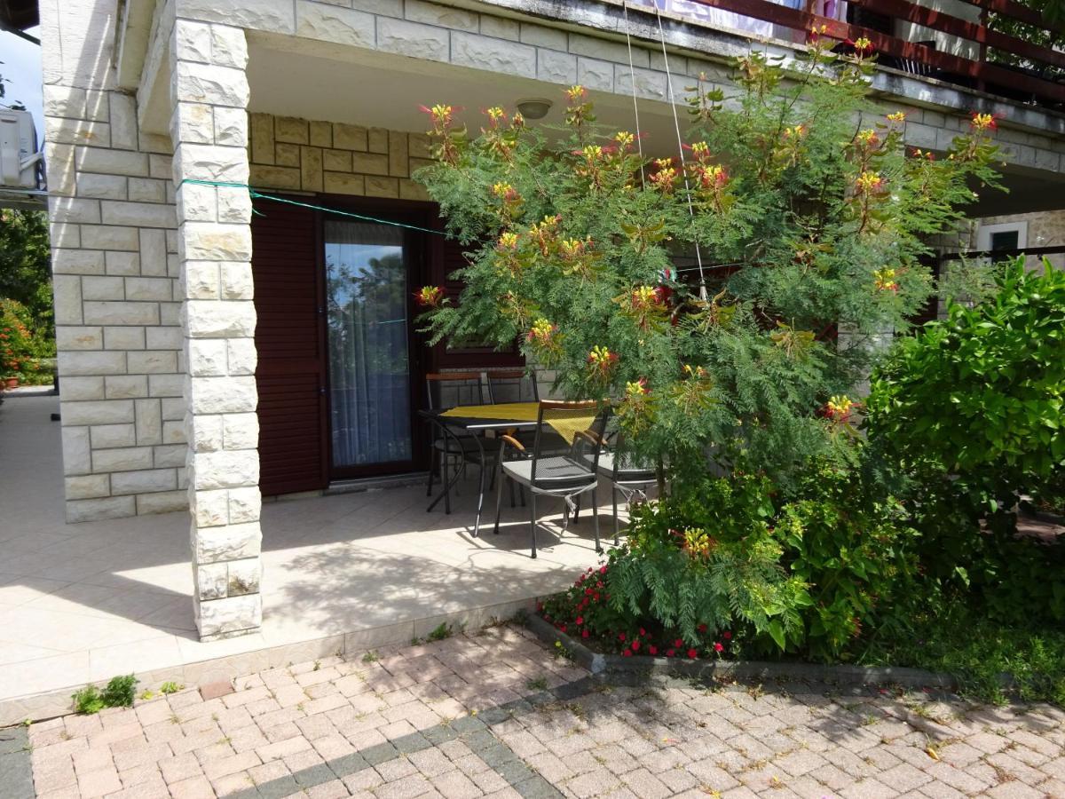 Apartments Niko Sukošan Kültér fotó